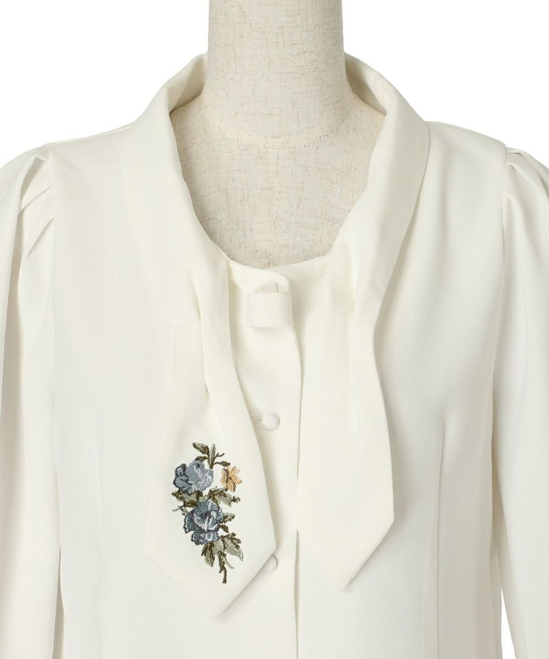 ネクタイをほどいた状態 (off white)