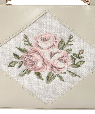Embroidery (ivory)