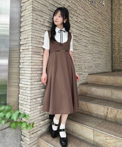 Deep V-neck jumper skirt with chain bits / F i.n.t [55AE04f007]