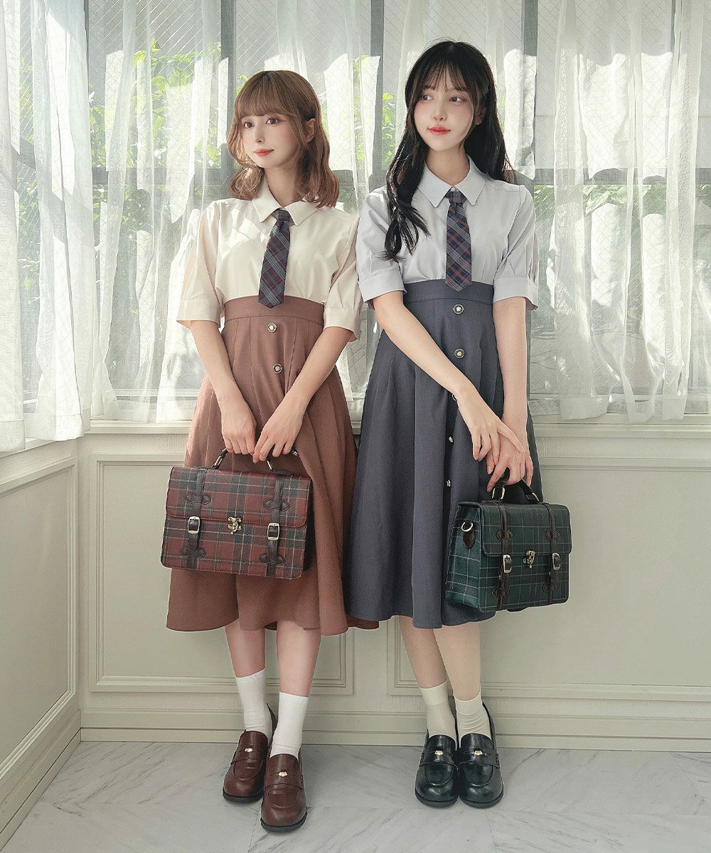 左：ivory×red / 152cm, 右：gray×navy / 157cm