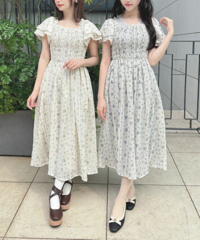 Left: yellow / 152cm, Right: blue / 157cm / Layered with lace inner