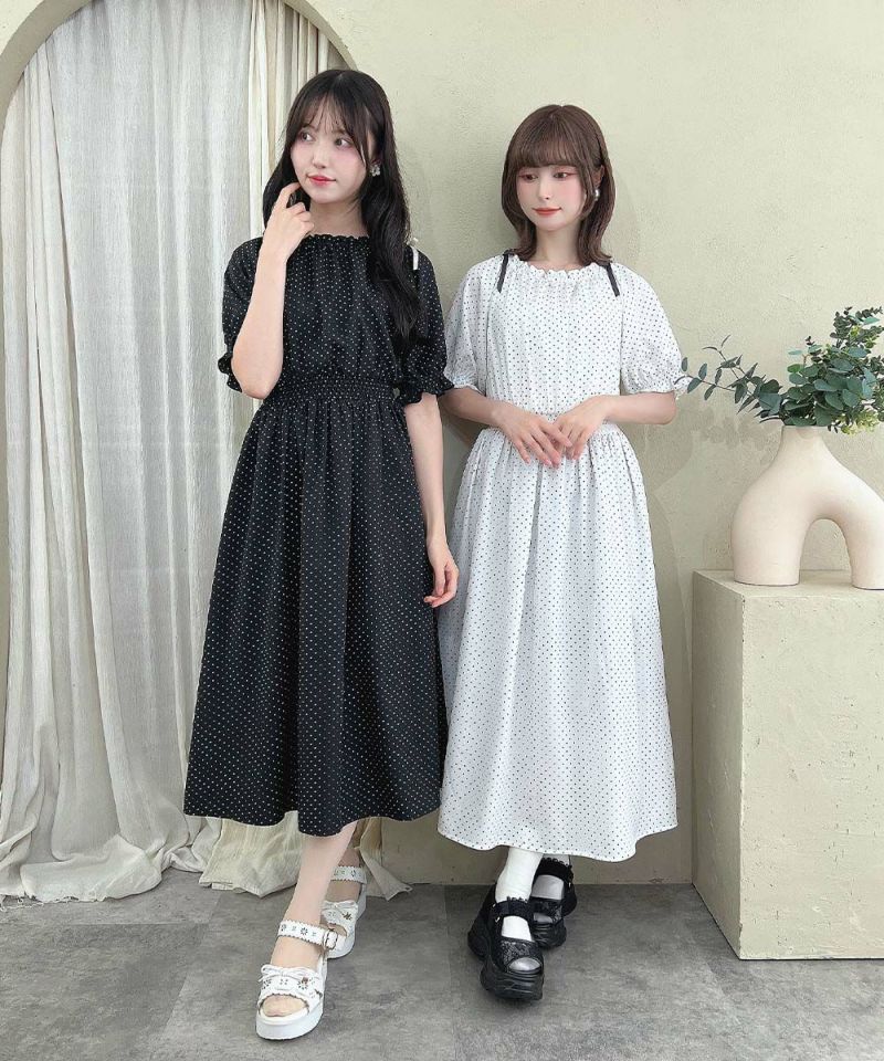 Left: black×white / 157cm, Right: off white×black / 152cm