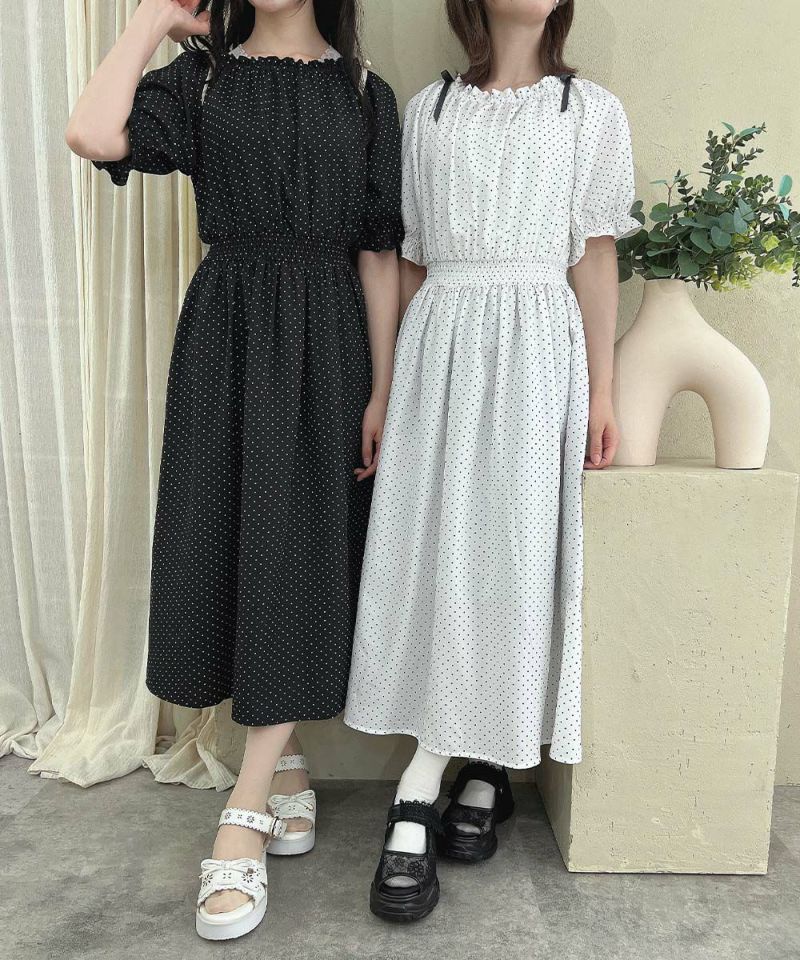 Left: black×white / 157cm, Right: off white×black / 152cm