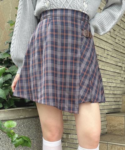 新品未使用　Stina ★ ダリア柄　ラップスカート　ショート丈 新品未使用 Stina ☆ ダリア柄 ラップスカート ショート丈