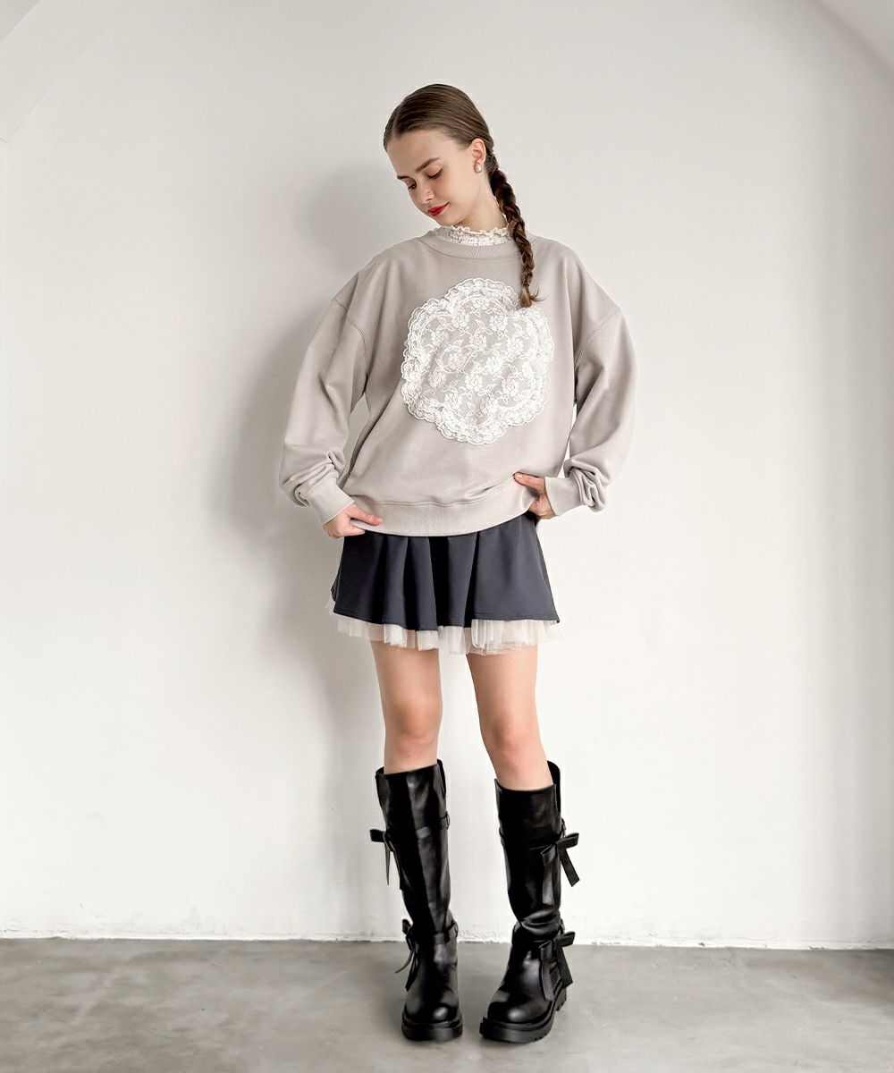light gray / レーストップスとのレイヤード